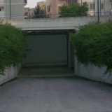 l'ingresso ai parcheggi sotterranei.